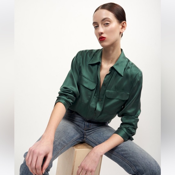 Equipment Tops - NWT Bistro Green Silky Signature Top